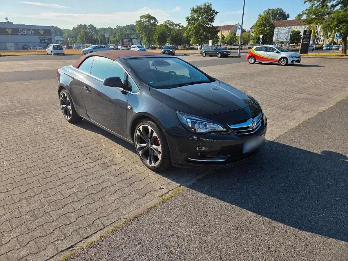 Gebraucht Opel Cascada Innovation 165 PS (121 kW) 2015 Schwarz Cabrio