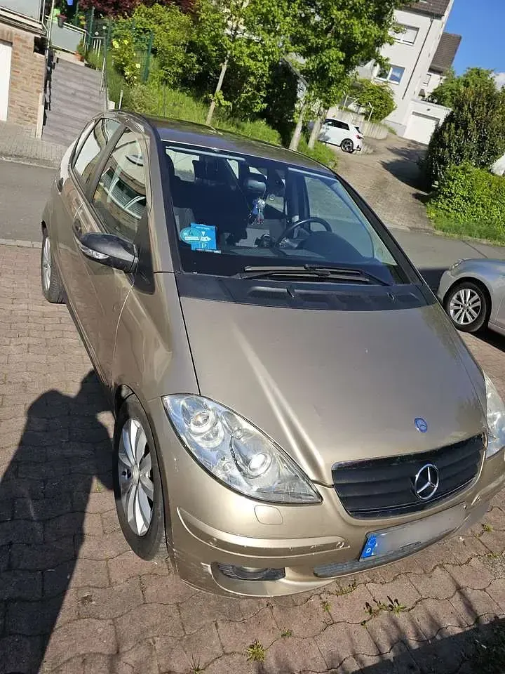 Gebraucht Mercedes A180 109 PS (80 kW) 2005 Gold Kleinwagen