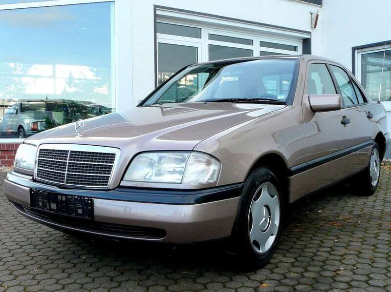Beige Gebraucht 1994 Mercedes C180 Limousine | 9.990 € - Bild 1/4