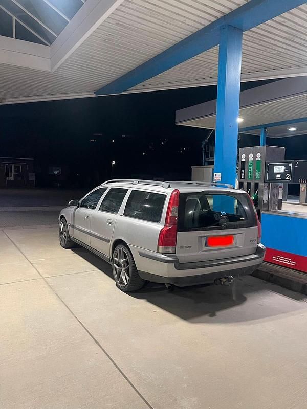 Gebraucht Volvo V70 140 PS (102 kW) 2001 Silber Kombi