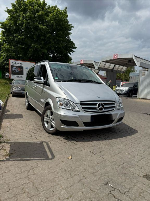 Grau Gebraucht 2013 Mercedes Viano Edition Van / Kleinbus | 25.990 € (Teuer) - Bild 1/4