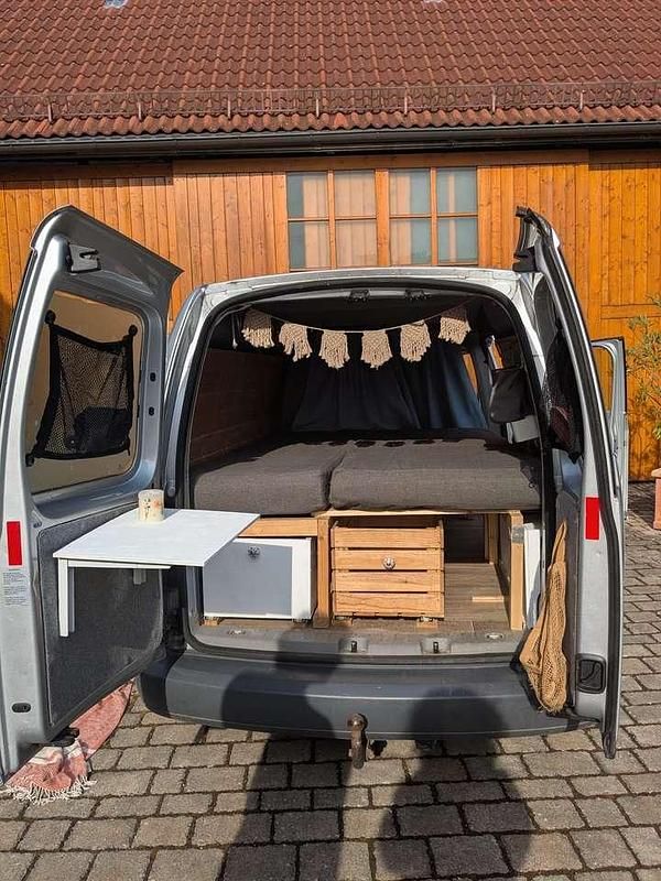 Silber Gebraucht 2008 VW Caddy Van / Kleinbus | 8.999 € (Teuer) - Bild 1/4