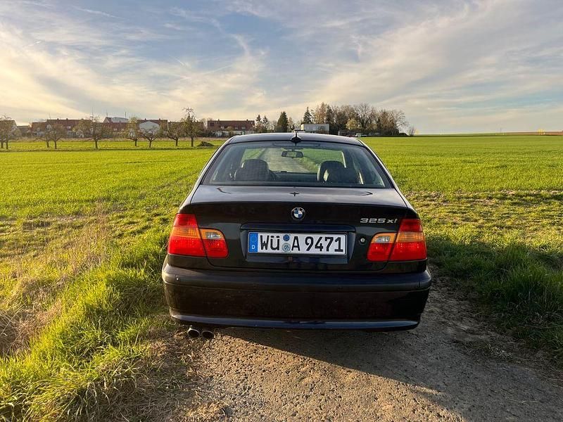 Gebraucht BMW 325 Basis 192 PS (141 kW) 2002 Blau Limousine