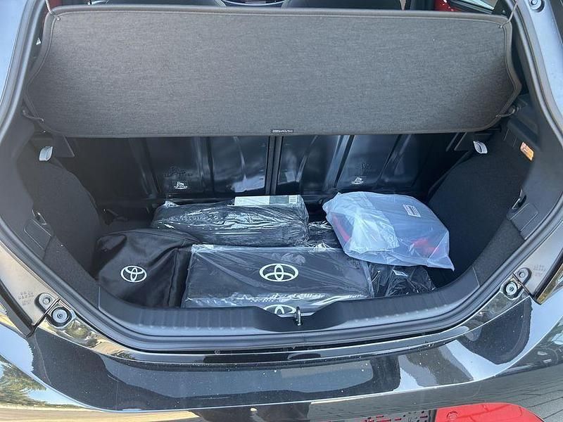 Neu Toyota Aygo X Comfort 72 PS (52 kW) 2025 Rot SUV