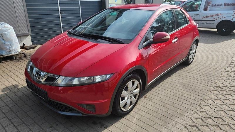 Rot Gebraucht 2009 Honda Civic Comfort Limousine | 5.999 € (Fairer Preis) - Bild 1/4
