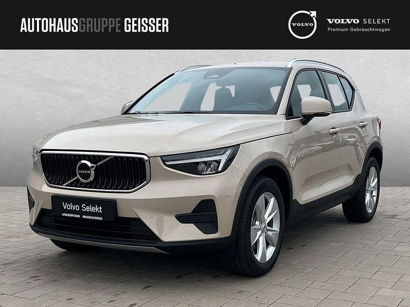 Neu Volvo XC40 Core 163 PS (119 kW) 2025 Sand dune SUV