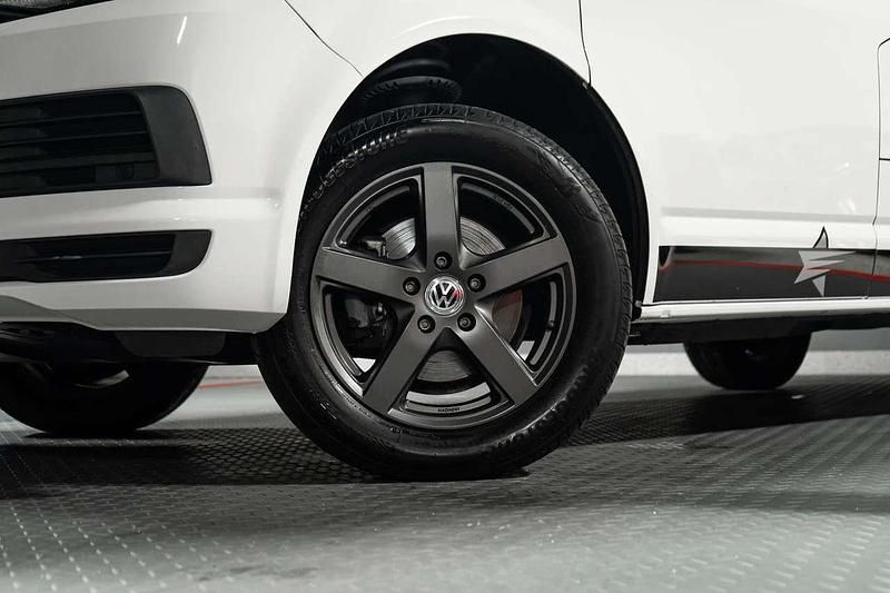 Second-hand VW Multivan 150 CP (110 kW) 2018 Alb Monovolum