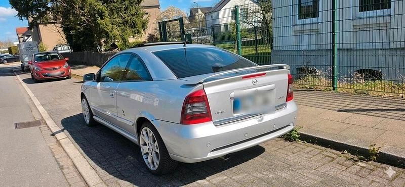 Gebraucht Opel Astra 147 PS (108 kW) 2001 Silber Coupé