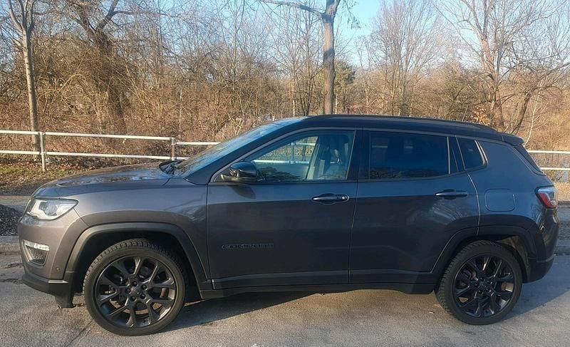 Gebraucht Jeep Compass 179 PS (131 kW) 2021 Grau SUV