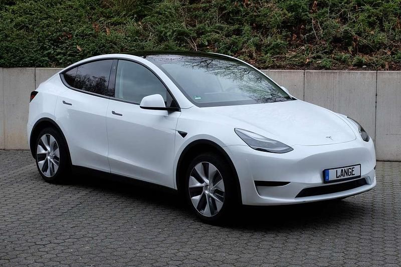 Gebraucht Tesla Model Y RWD 255 kW (347 PS) 2024 Weiß perleffekt SUV