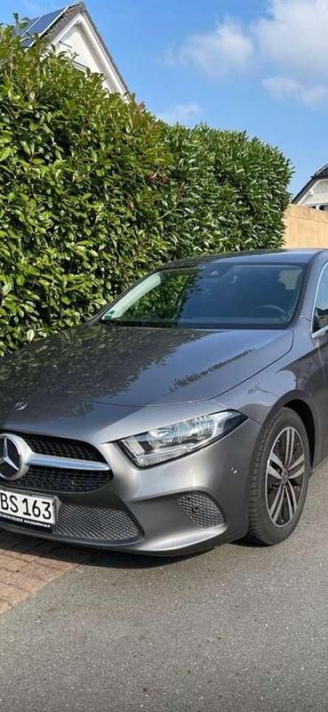 Gebraucht Mercedes A200 Edition 1 163 PS (119 kW) 2018 Silber Limousine