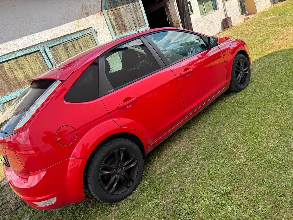 Gebraucht Ford Focus 101 PS (74 kW) 2008 Rot Limousine