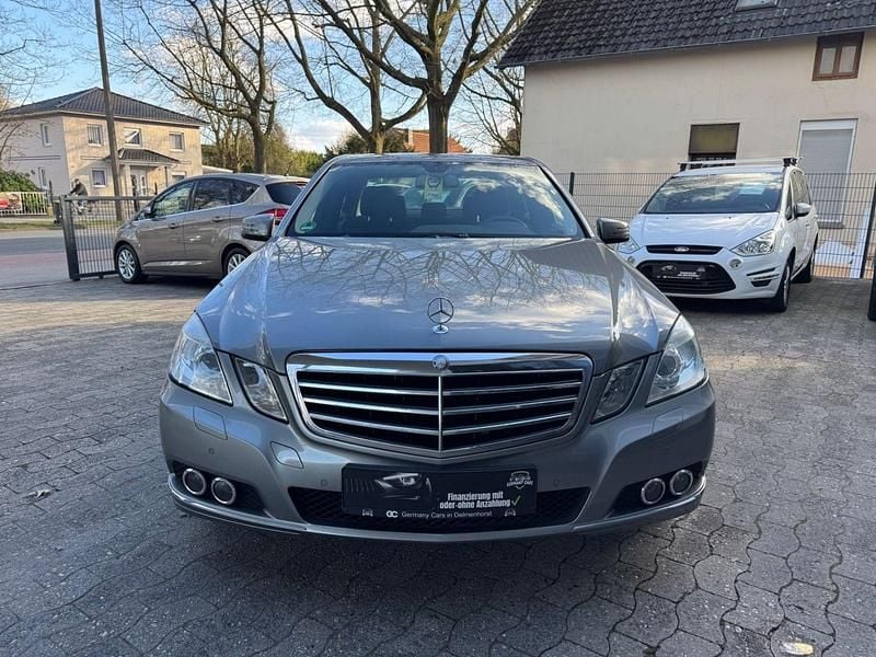 Gebraucht Mercedes E250 204 PS (150 kW) 2009 Silber Limousine