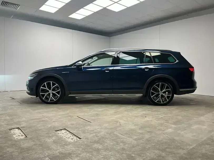 Gebraucht VW Passat Alltrack 190 PS (139 kW) 2020 Aquamarinblau Kombi