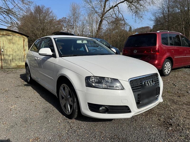 Gebraucht Audi A3 Basis 125 PS (91 kW) 2009 Weiß Kleinwagen