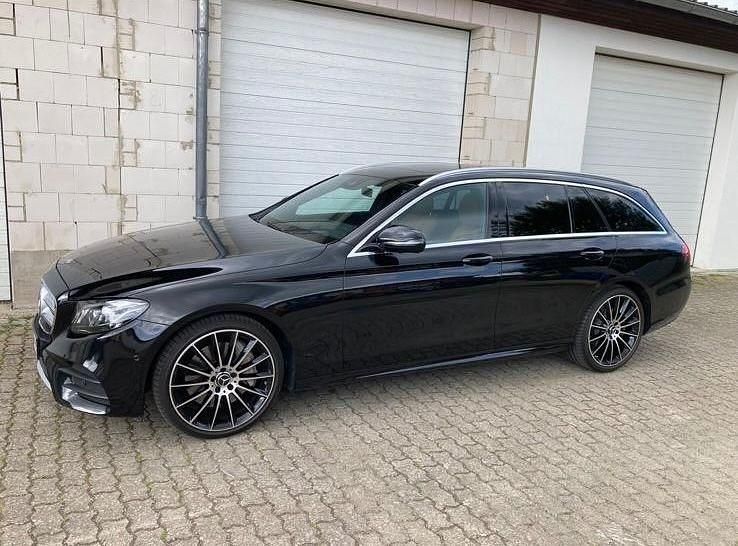 Gebraucht Mercedes E400 AMG line 340 PS (250 kW) 2019 Schwarz Kombi