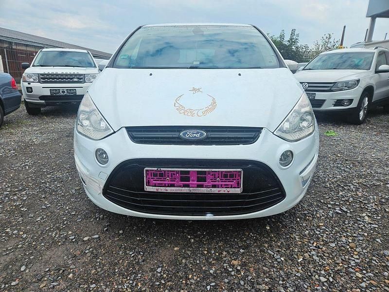Weiß Gebraucht 2011 Ford Galaxy Trend Van / Kleinbus | 1.999 € - Bild 1/4