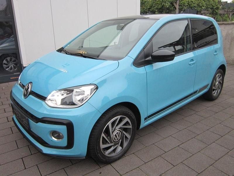 Blau Gebraucht 2017 VW up! Sound Kleinwagen | 8.750 € (Guter Preis) - Bild 1/4