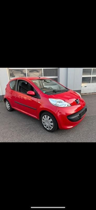 Rot Gebraucht 2007 Peugeot 107 Kleinwagen | 1.200 € (Fairer Preis) - Bild 1/4
