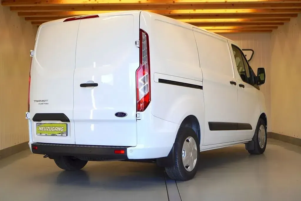 Second-hand Ford Transit Custom 131 CP (96 kW) 2022 Alb Monovolum