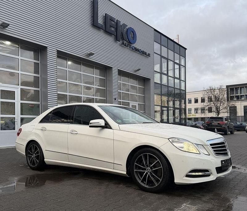 Gebraucht Mercedes E350 AMG 272 PS (200 kW) 2011 Weiß Limousine