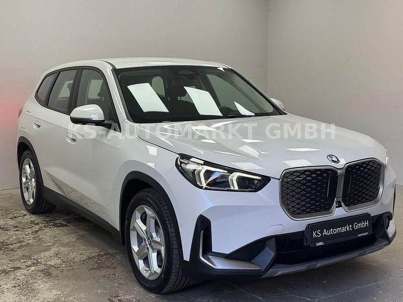 Gebraucht BMW iX1 230 kW (313 PS) 2024 Weiß SUV