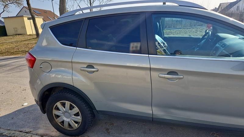 Gebraucht Ford Kuga Trend 140 PS (102 kW) 2010 Beige SUV