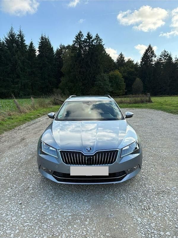Gebraucht Skoda Superb 150 PS (110 kW) 2016 Silber Limousine