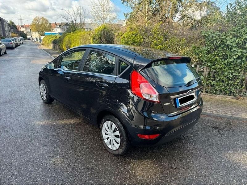 Gebraucht Ford Fiesta 101 PS (74 kW) 2014 Schwarz Kleinwagen