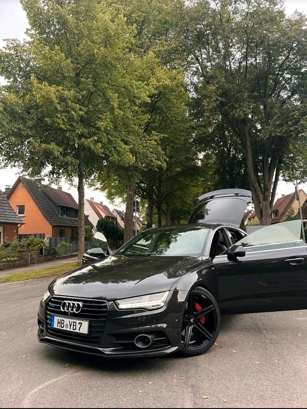 Grau Gebraucht 2015 Audi A7 Sportback S-Line Kleinwagen | 18.200 € (Superpreis) - Bild 1/4