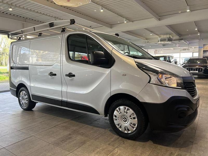 Gebraucht Renault Trafic 145 PS (106 kW) 2018 Silber Van / Kleinbus