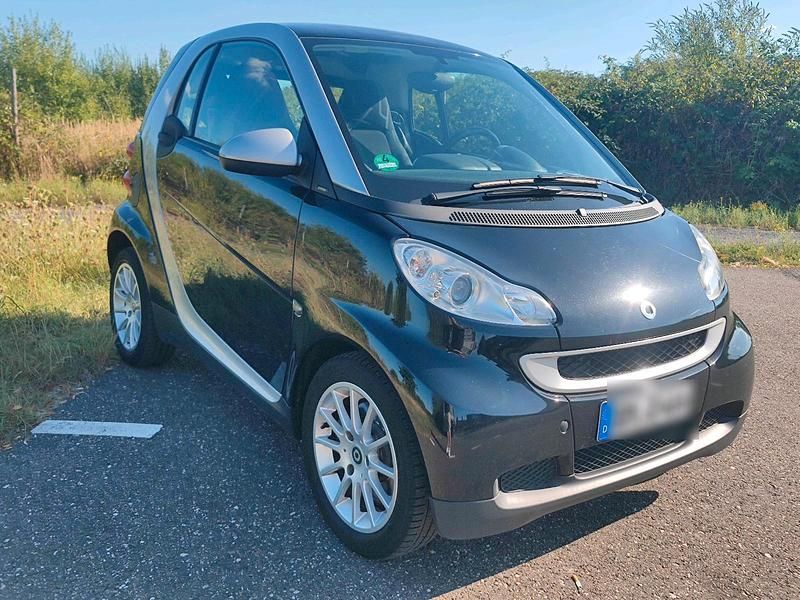 Schwarz Gebraucht 2009 Smart ForTwo Coupé Kleinwagen | 2.400 € (Guter Preis) - Bild 1/4