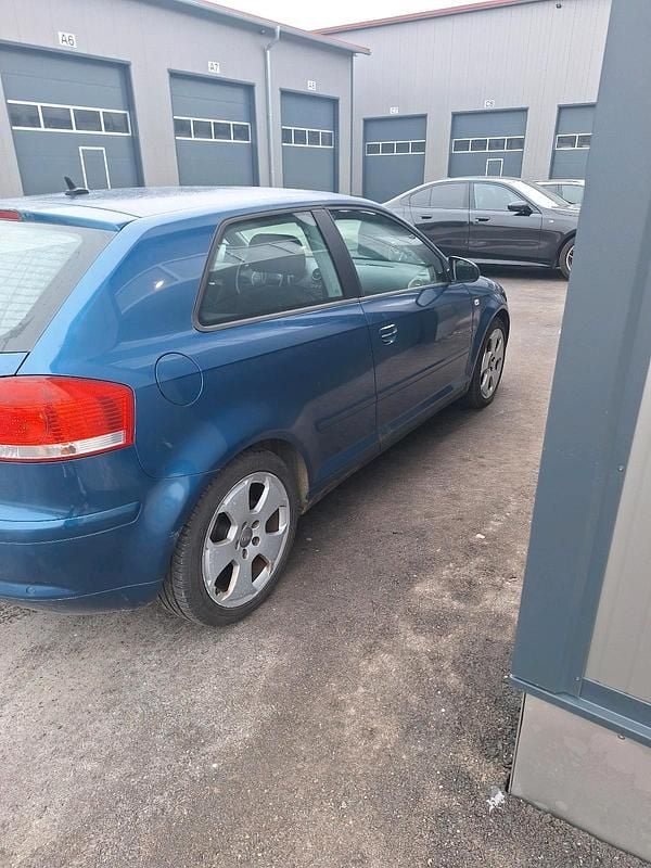 Second-hand Audi A3 140 CP (102 kW) 2003 Albastru Hatchback