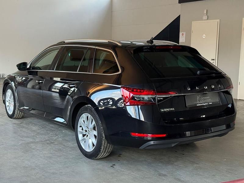Gebraucht Skoda Superb Style 150 PS (110 kW) 2023 Schwarz Kombi