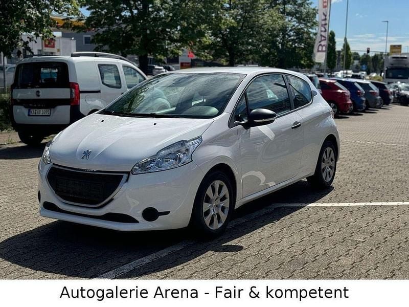 Weiß Gebraucht 2015 Peugeot 208 Access Kleinwagen | 6.390 € (Etwas zu teuer) - Bild 1/4