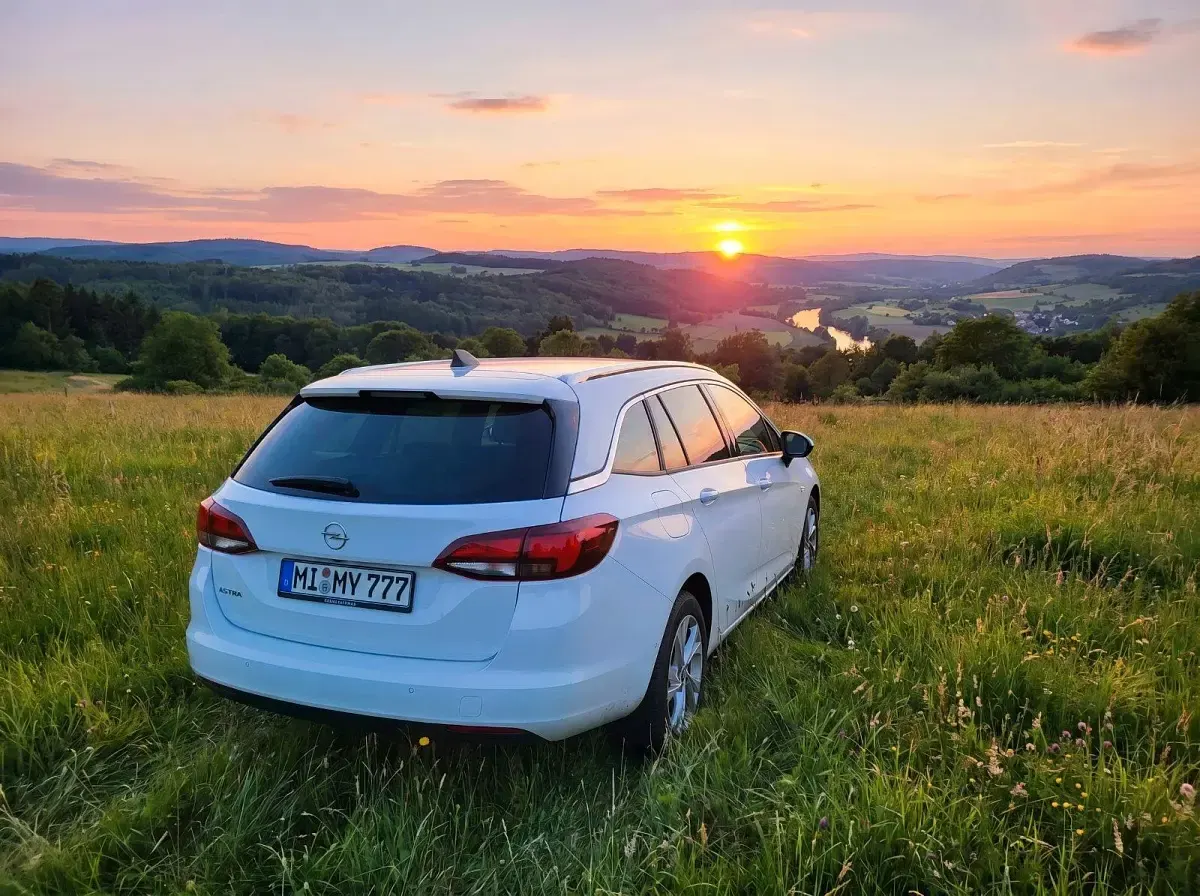 Gebraucht Opel Astra 2021 Weiß Kombi