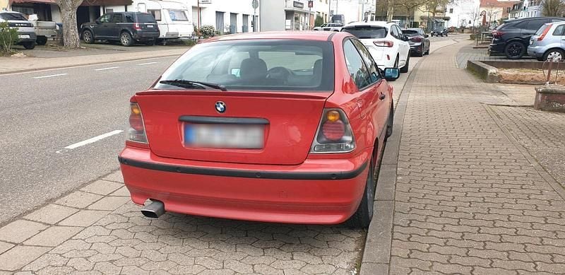 Gebraucht BMW 316 116 PS (85 kW) 2001 Rot Kleinwagen