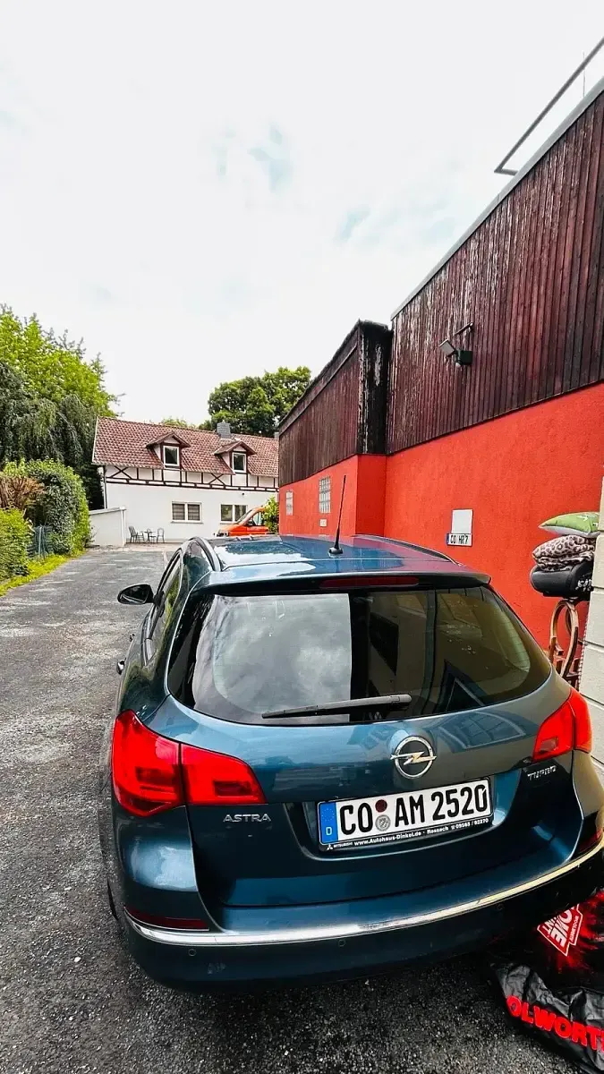 Gebraucht Opel Astra Active 140 PS (102 kW) 2013 Kombi