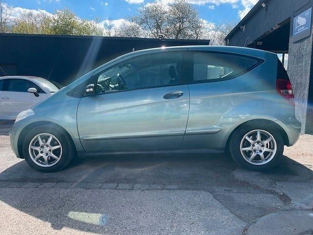 Gebraucht Mercedes A150 95 PS (69 kW) 2005 Blau Limousine