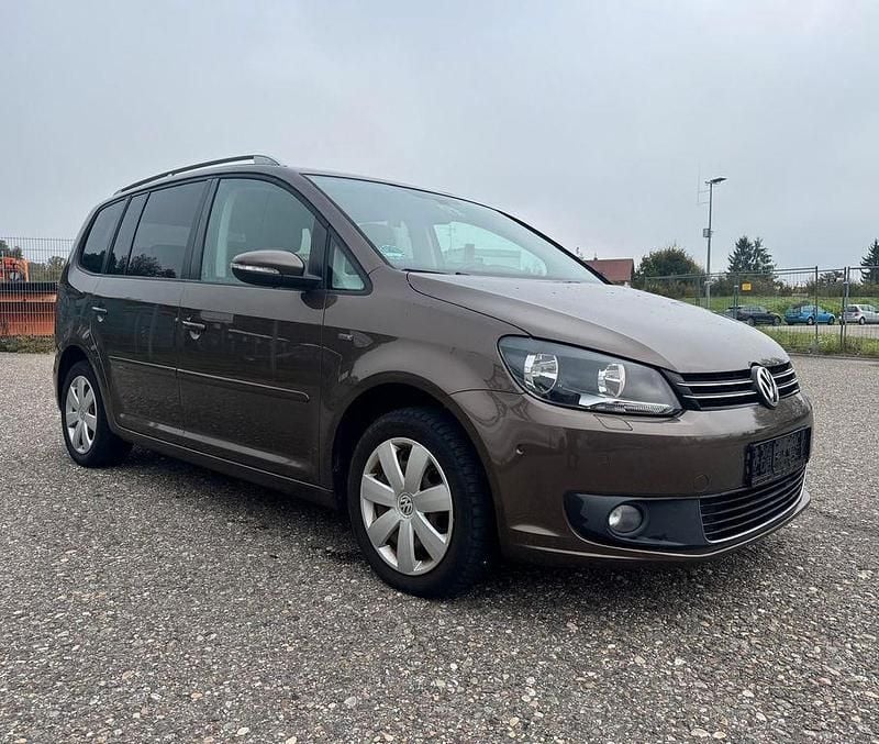Braun Gebraucht 2013 VW Touran Life Van / Kleinbus | 5.800 € (Fairer Preis) - Bild 1/4