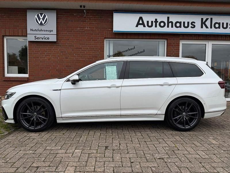 Weiß Gebraucht 2022 VW Passat IQ Drive Limousine | 28.880 € (Teuer) - Bild 1/4