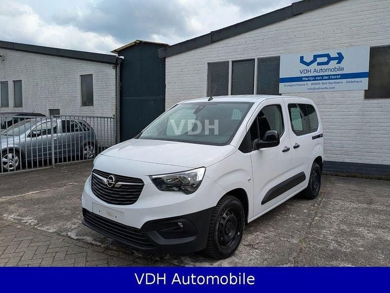 Gebraucht Opel Combo Basis 102 PS (75 kW) 2024 Weiß Van / Kleinbus
