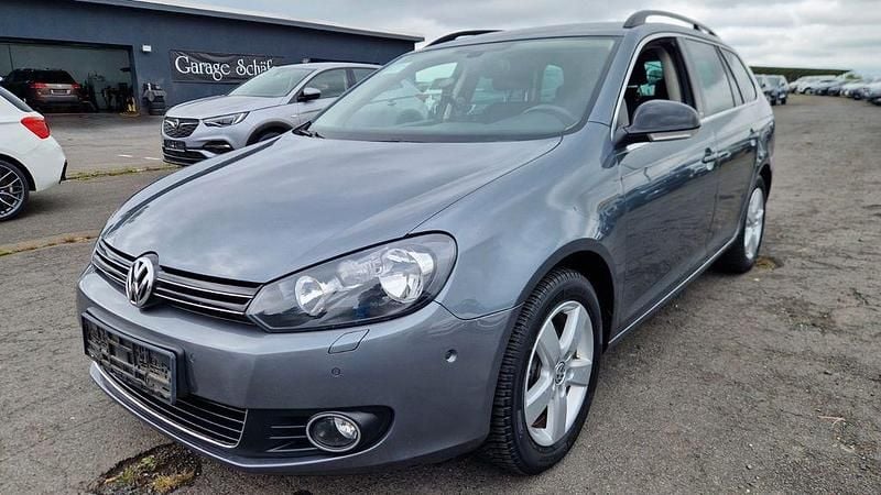 Grau Gebraucht 2012 VW Golf VI Style Kombi | 5.899 € (Fairer Preis) - Bild 1/4