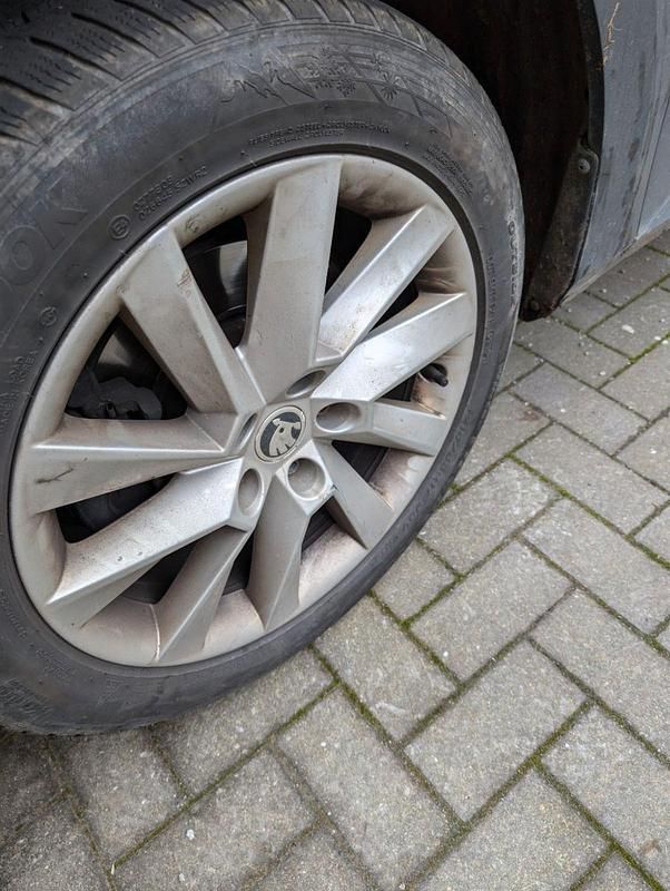 Gebraucht Skoda Superb Style 150 PS (110 kW) 2018 Grau Kombi