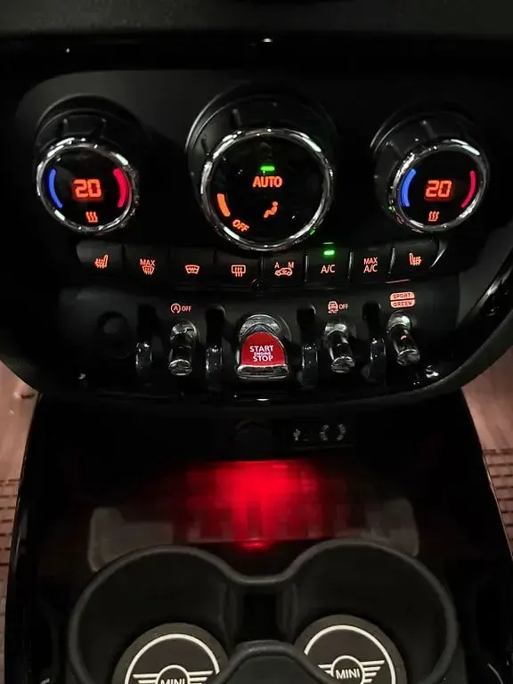 Second-hand Mini Clubman Chili 136 CP (100 kW) 2017 Roșu Break