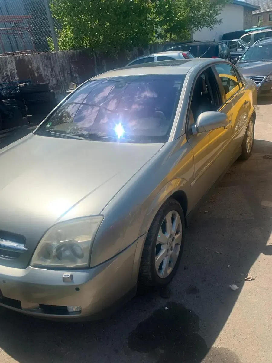 Gebraucht Opel Vectra 155 PS (114 kW) 2004 Silber Kleinwagen