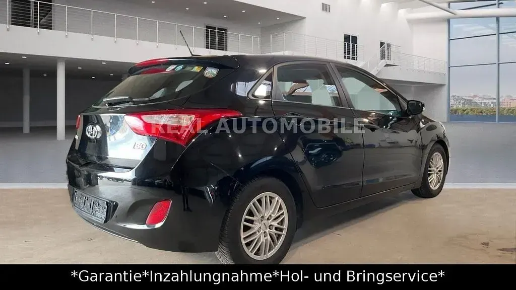 Gebraucht Hyundai i30 90 PS (66 kW) 2014 Phantom black Limousine