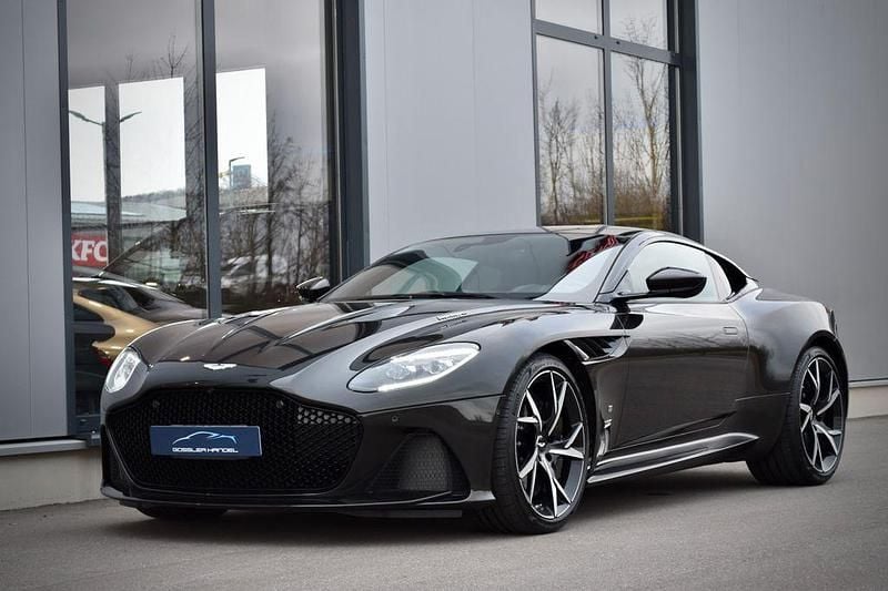 Ceramic grey Gebraucht 2023 Aston Martin DBS Coupé | 359.850 € - Bild 1/4