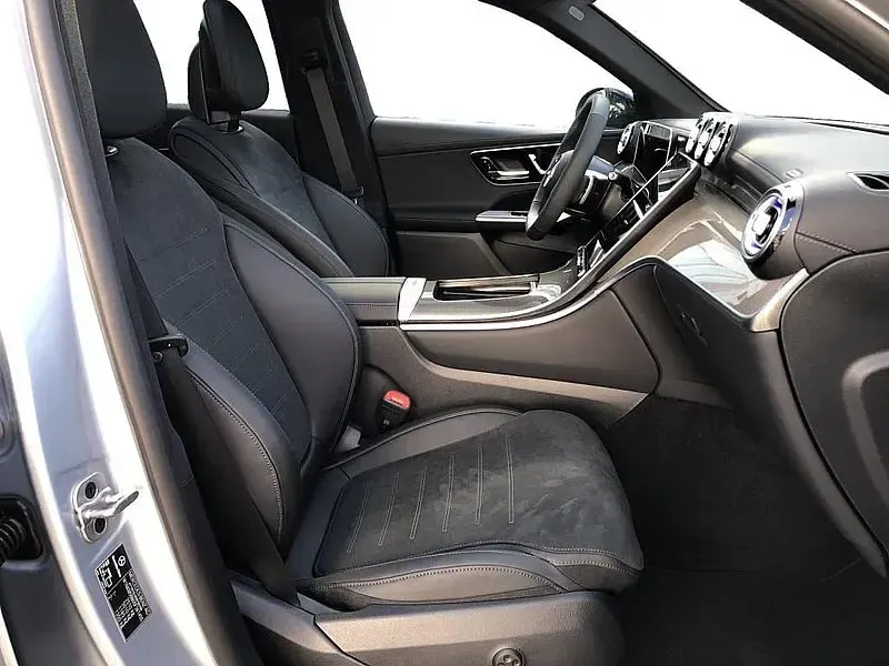 Usata Mercedes GLC200 204 CV (150 kW) 2025 Argento SUV