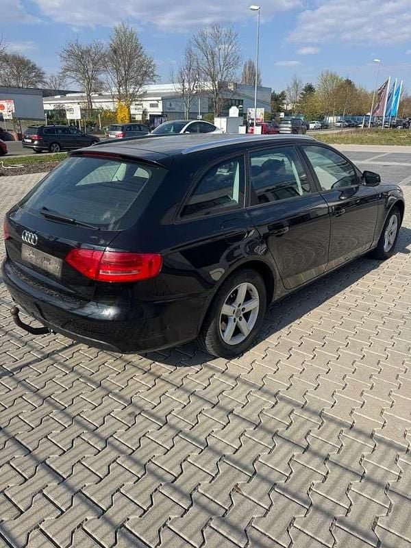 Gebraucht Audi A4 Attraction 120 PS (88 kW) 2009 Brillantschwarz Kombi